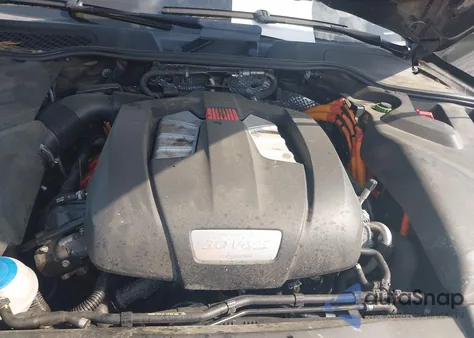 2016 Porsche Cayenne E-Hybrid S из США, поврежденный, VIN WP1AE2A27GLA59572